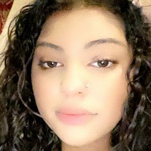 Meet your Posher, Malia